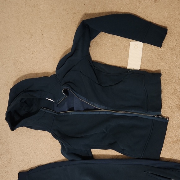 NWT Lululemon cord/jogger set, size 10 - Picture 1 of 6